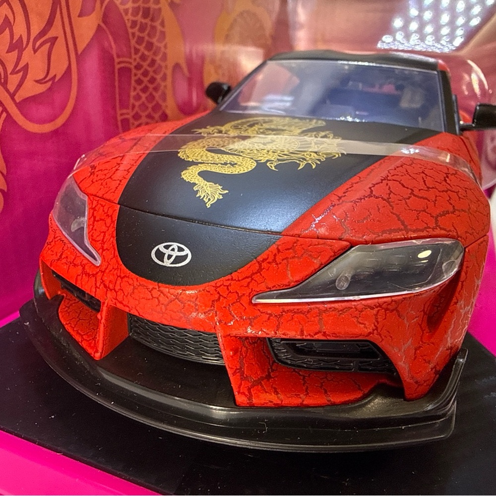 Jada pink slips 1:24 Red and Black Toy Car with Dragon Design